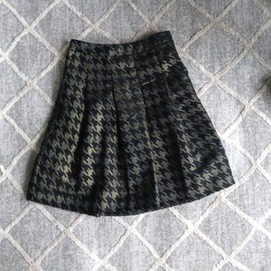 Black and shimmer gold A-line skirt with pockets size 2P